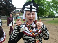 Nina ist stolz auf den gewonnenen Publikumspreis!